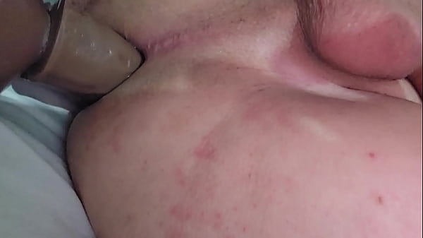 Inserção anal profunda, 21cm no cuzinho