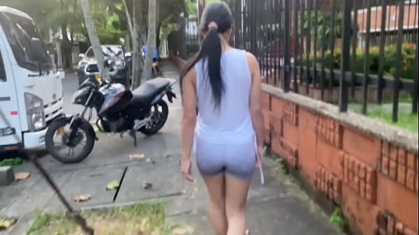 Mi vecina me envía video caliente viniéndose a chorros la tonta